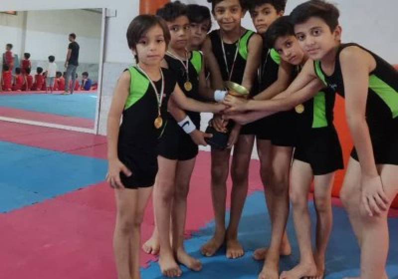 تیم ستارگان ، قهرمان مسابقات ژیمناستیک شهرستان جیرفت